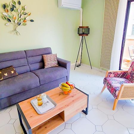 Appartamento Regard Sur Les Remparts - Terrasse & Parking Avignone Esterno foto