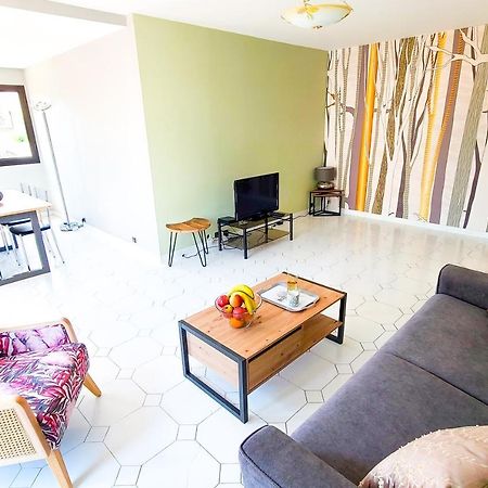 Appartamento Regard Sur Les Remparts - Terrasse & Parking Avignone Esterno foto