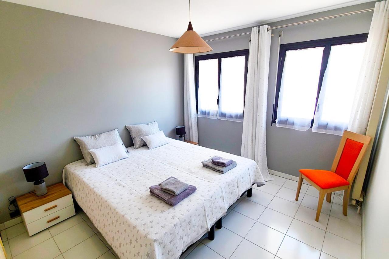 Appartamento Regard Sur Les Remparts - Terrasse & Parking Avignone Esterno foto