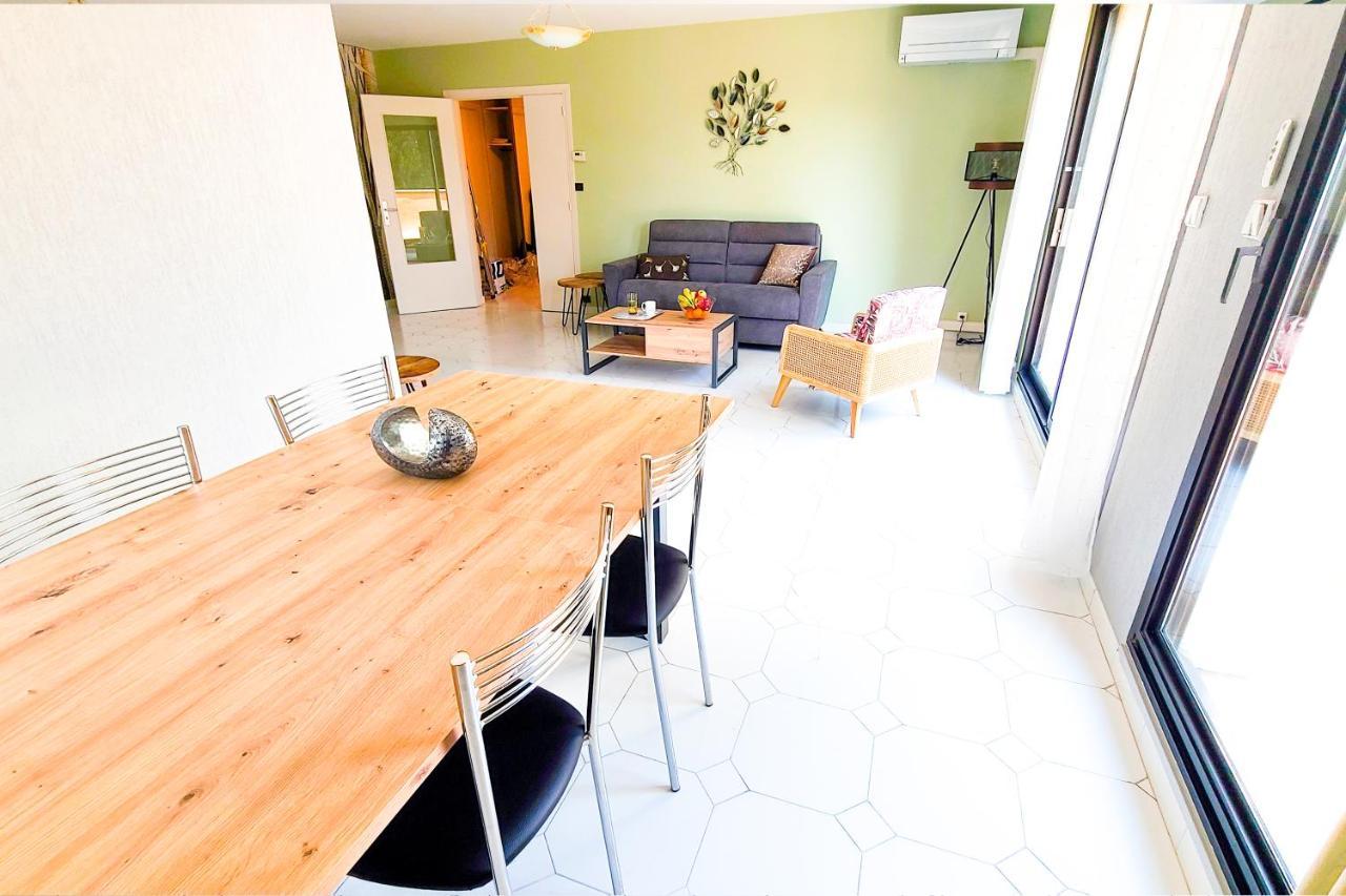 Appartamento Regard Sur Les Remparts - Terrasse & Parking Avignone Esterno foto