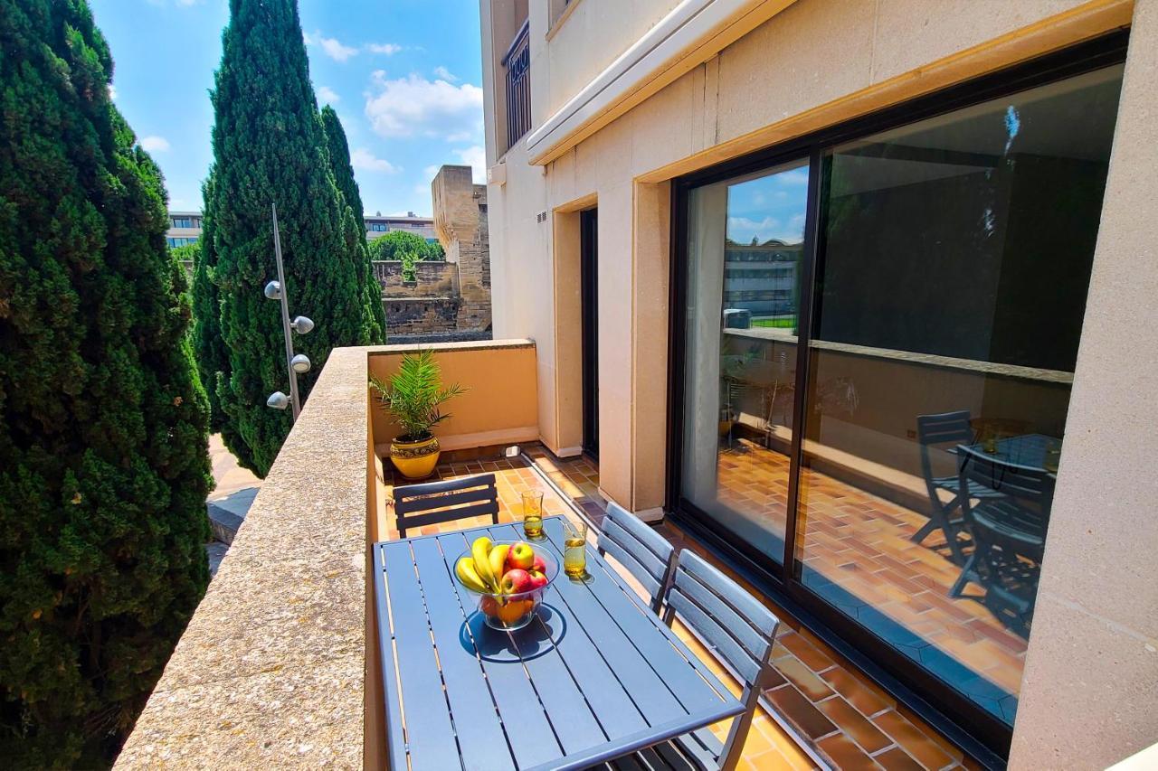 Appartamento Regard Sur Les Remparts - Terrasse & Parking Avignone Esterno foto